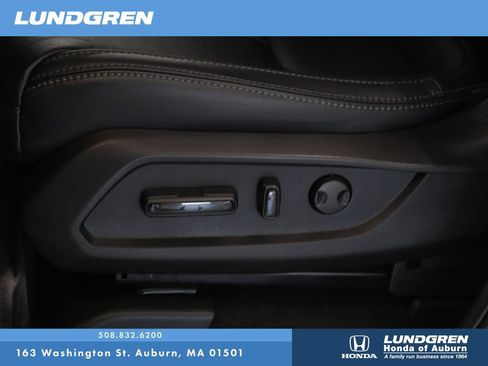 Used 2025 Honda Pilot EX-L image 13