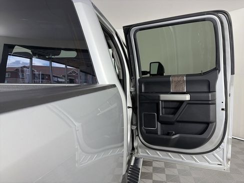 Used 2019 Ford F350 Lariat w/ Chrome Package image 28