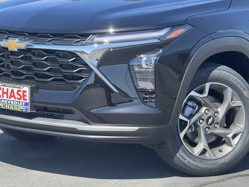 New 2026 Chevrolet Trax LT FWD image 3