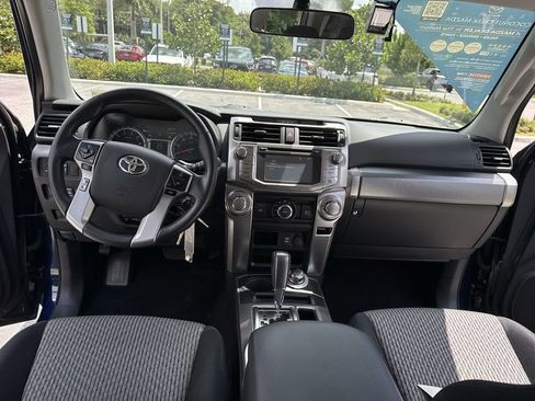 Used 2018 Toyota 4Runner SR5 AWD/4WD image 36