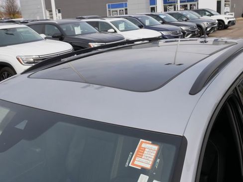 Certified 2024 Volkswagen Tiguan SE R-Line image 11