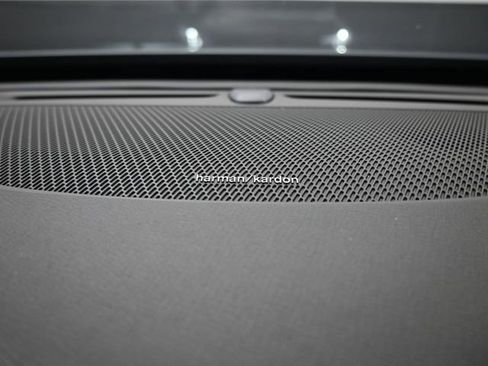 Used 2023 Volvo XC90 T8 Plus image 30