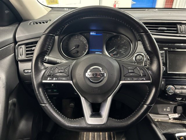 Used 2020 Nissan Rogue SV AWD/4WD image 14