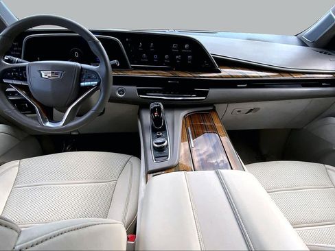 Used 2023 Cadillac Escalade Sport Platinum w/ LPO, ONYX Package AWD/4WD image 15