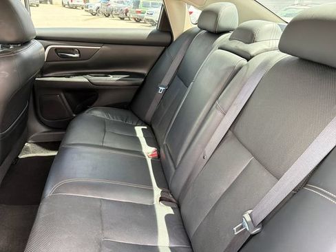 Used 2016 Nissan Altima 3.5 SL FWD image 22