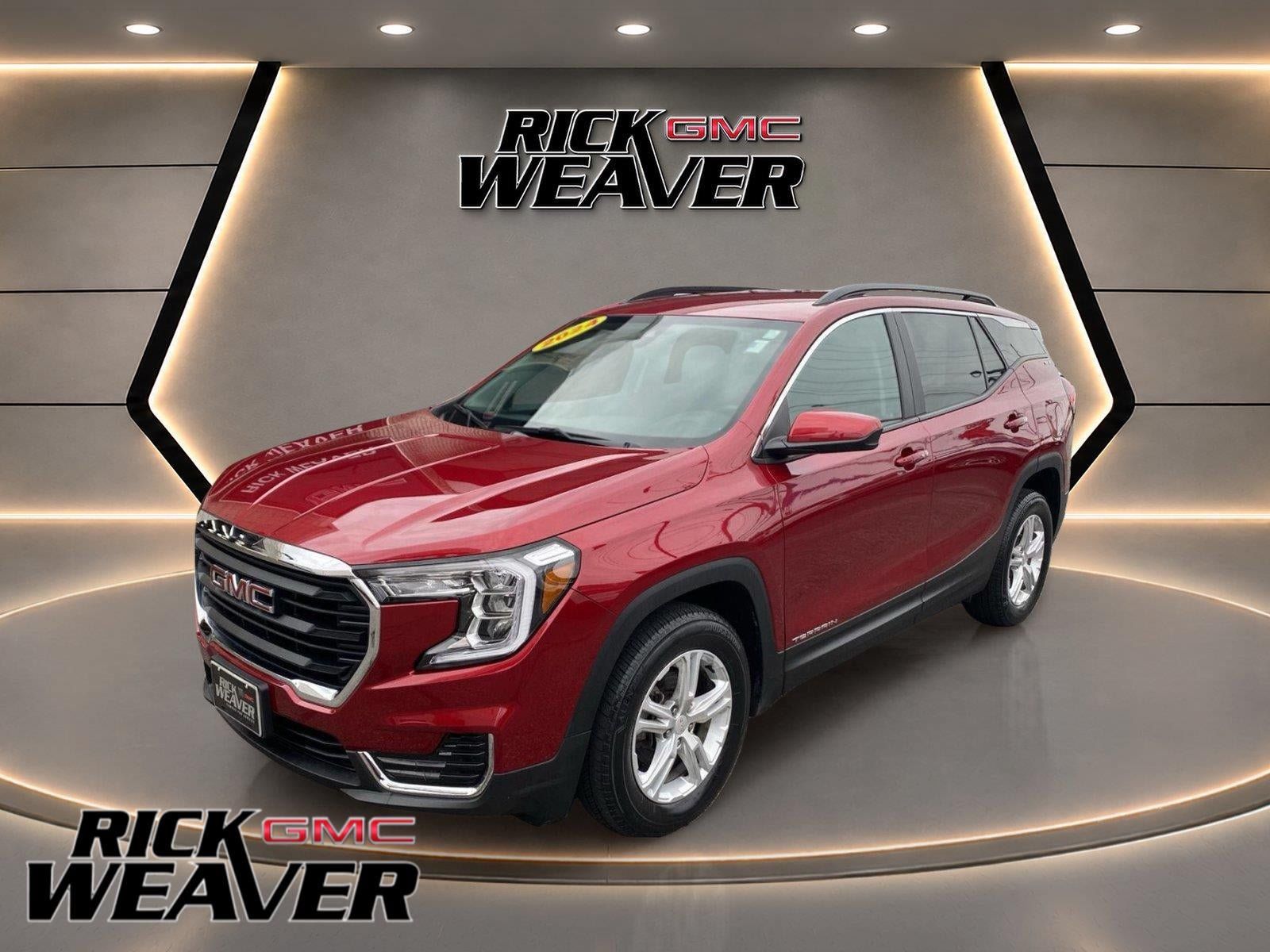Used 2024 GMC Terrain SLE w/ Driver Convenience Package AWD/4WD image 1
