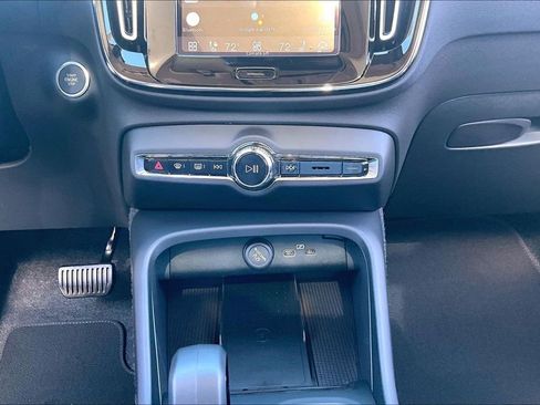 New 2026 Volvo XC40 B4 Core image 33
