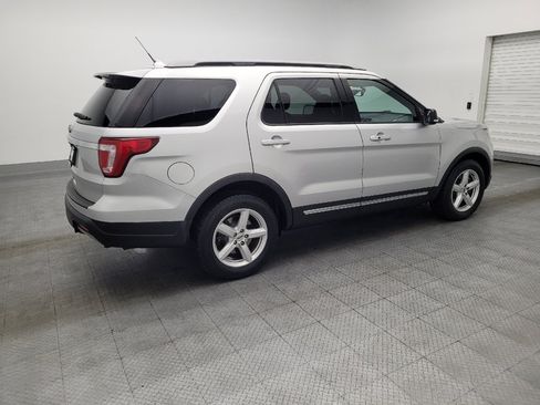 Used 2019 Ford Explorer XLT w/ Equipment Group 201A FWD image 10