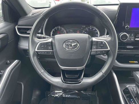 Used 2023 Toyota Highlander XSE FWD image 26
