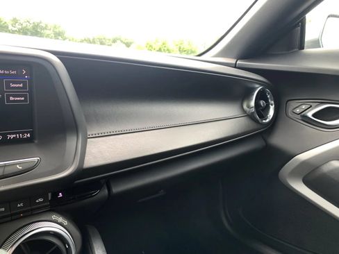 Used 2020 Chevrolet Camaro LT RWD image 17