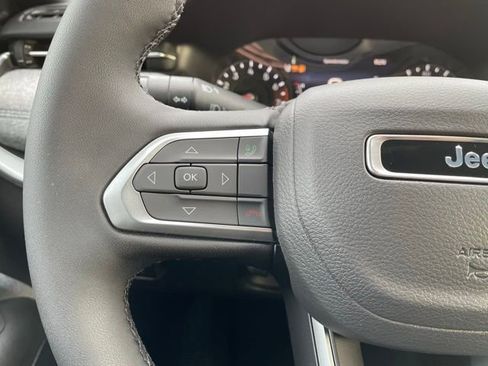 New 2026 Jeep Compass Latitude image 14