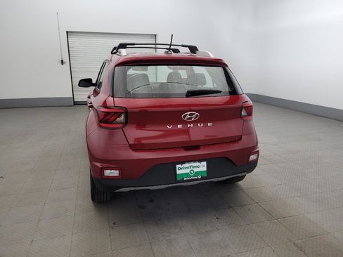 Used 2023 Hyundai Venue SEL FWD image 6