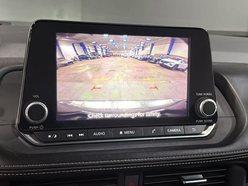 Used 2024 Nissan Rogue SV w/ SV Premium Package AWD/4WD image 16