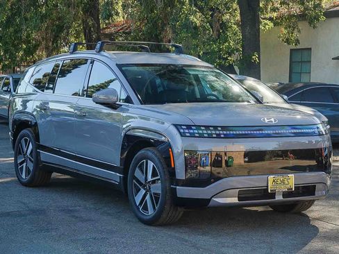 New 2026 Hyundai Ioniq 9 SEL image 3