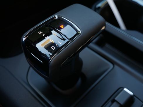 New 2026 GMC Sierra 1500 AT4 w/ Technology Package image 9