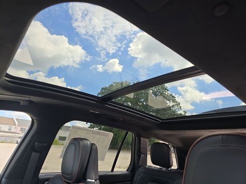 New 2025 Lincoln Aviator Black Label w/ Black Label Special Edition AWD/4WD image 29