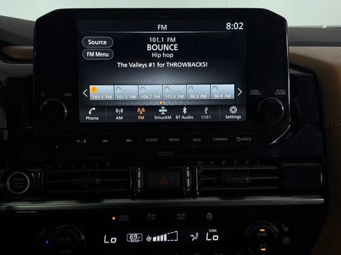 Used 2024 Nissan Pathfinder Platinum w/ Black Appearance Package AWD/4WD image 27