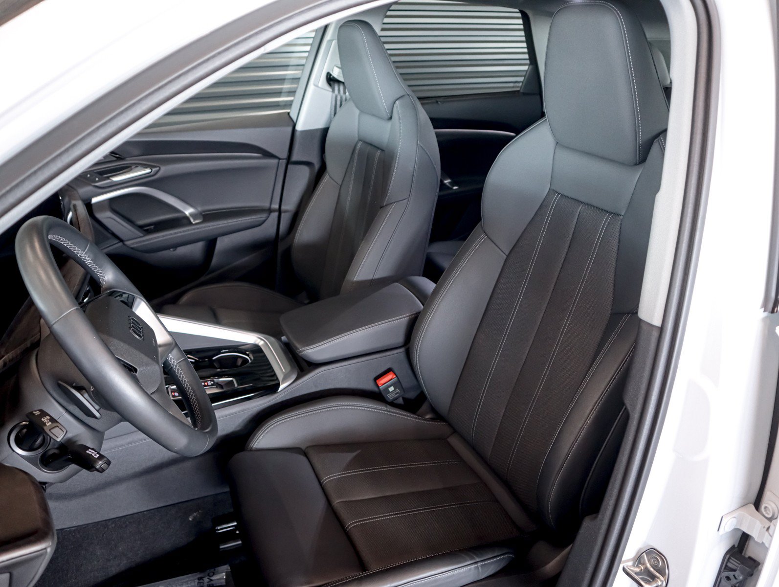 Used 2025 Audi Q5 Premium w/ Premium Plus AWD/4WD image 8