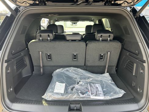 New 2026 Chevrolet Traverse LT w/ Midnight/Sport Edition AWD/4WD image 38