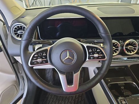 Used 2021 Mercedes-Benz GLB 250 image 21