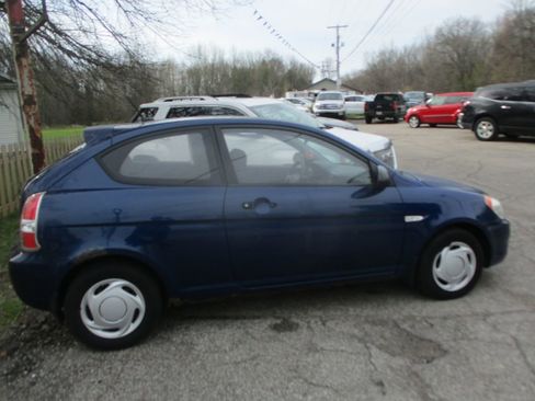 Used 2009 Hyundai Accent GS w/ Popular Equipment Pkg 2 FWD image 4