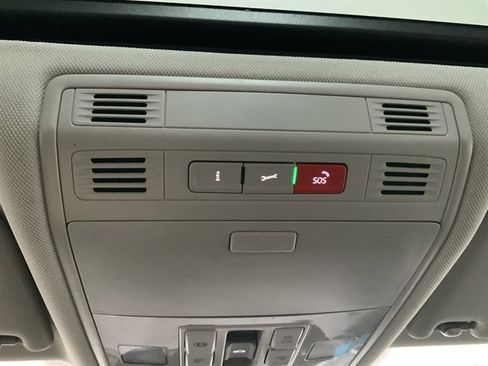 Used 2024 Volkswagen Jetta SE image 36