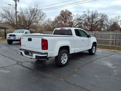 Used 2022 Chevrolet Colorado LT w/ Fleet Safety Package image 3