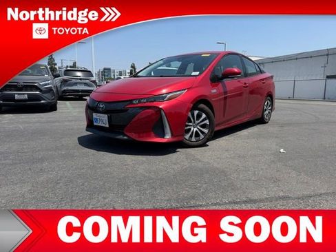Used 2020 Toyota Prius Prime XLE FWD image 3