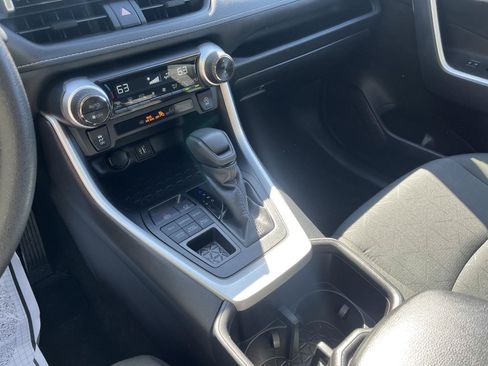 Used 2025 Toyota RAV4 XLE AWD/4WD image 27