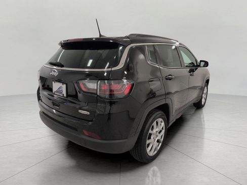 Used 2023 Jeep Compass Latitude w/ Sun and Sound Group AWD/4WD image 19