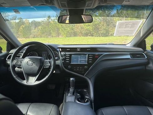 Used 2018 Toyota Camry SE image 13