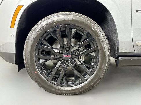 New 2026 GMC Yukon XL Denali AWD/4WD image 34