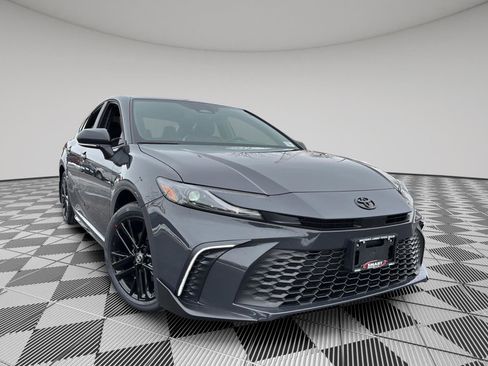 New 2026 Toyota Camry SE image 4