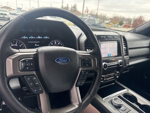 Used 2019 Ford Expedition XLT image 20