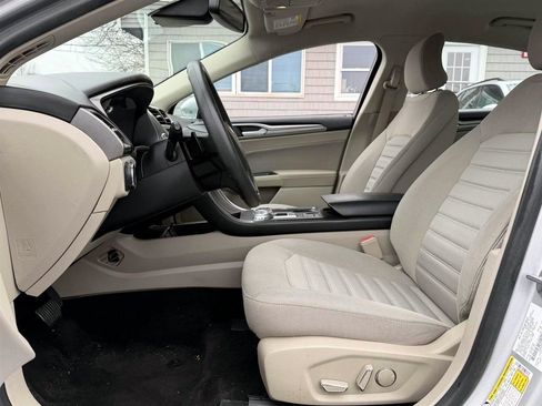 Used 2018 Ford Fusion SE image 8