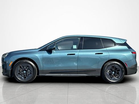 Used 2024 BMW iX xDrive50 AWD/4WD image 2