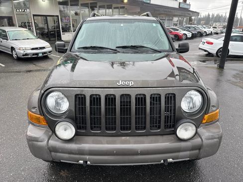 Used 2005 Jeep Liberty Renegade w/ Trailer Tow Group image 11