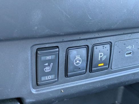 Used 2025 Nissan Frontier SV w/ SV Convenience Package RWD image 24