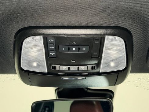 Used 2024 Dodge Durango R/T w/ Tow 'N Go Group AWD/4WD image 15