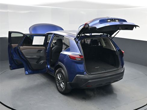 Used 2021 Nissan Rogue S image 24