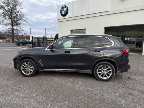 Certified 2022 BMW X5 xDrive40i w/ Premium Package image 3