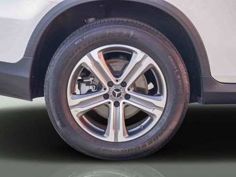 Used 2019 Mercedes-Benz GLC 300 image 11