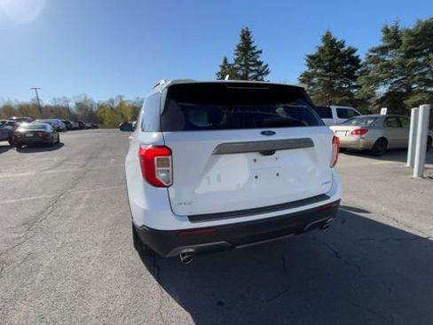 Used 2021 Ford Explorer XLT w/ Equipment Group 202A AWD/4WD image 8