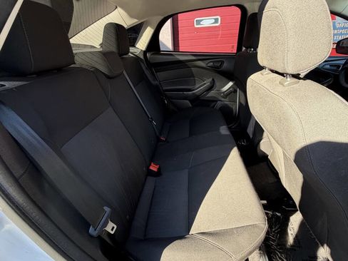 Used 2018 Ford Focus S FWD image 33