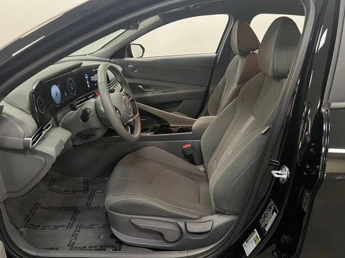 Used 2023 Hyundai Elantra SEL w/ Convenience Package FWD image 11