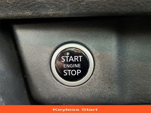 Used 2022 Nissan Rogue Platinum w/ Head-Up Display Package image 38