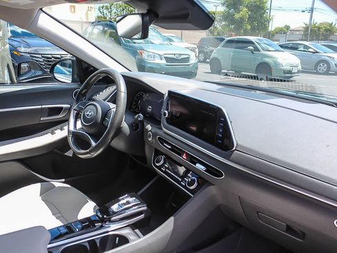 Certified 2023 Hyundai Sonata SEL w/ Convenience Package FWD image 21