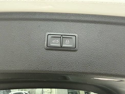 Used 2025 Audi Q5 2.0T Premium AWD/4WD image 28
