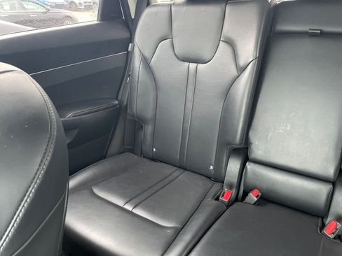 Used 2024 Kia Sorento S image 41