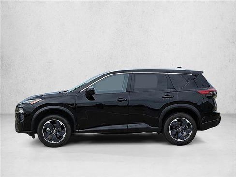 Used 2025 Nissan Rogue SV w/ SV Premium Package FWD image 9